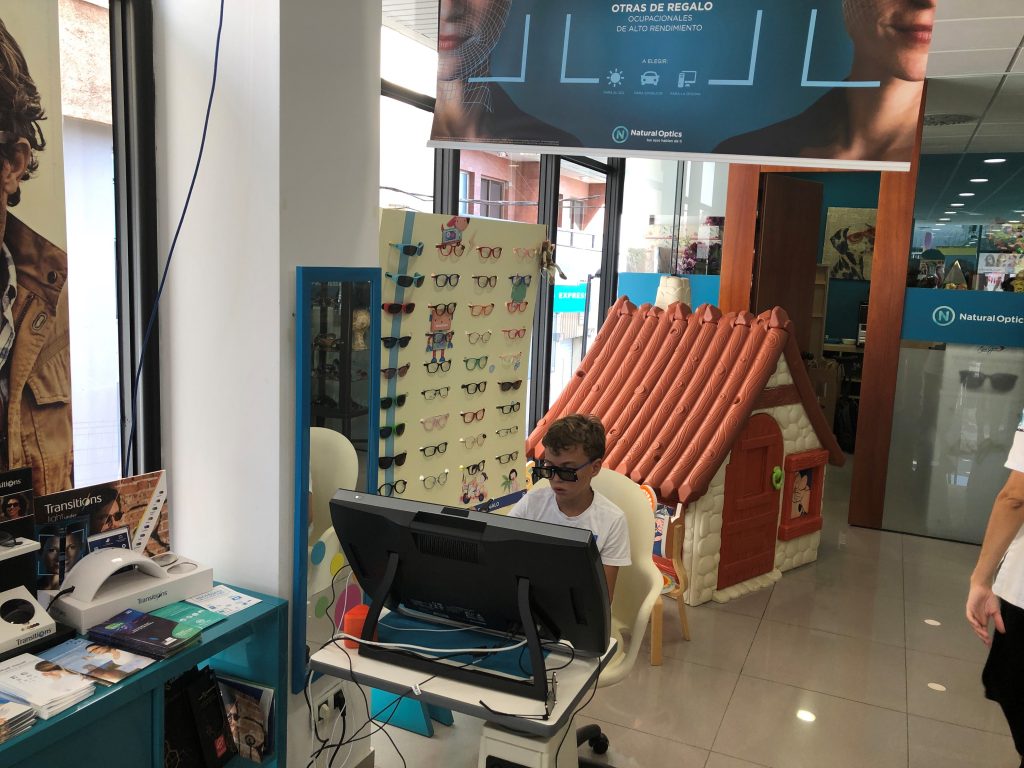 La inteligencia artificial entra en el sector de las ópticas para ayudar a mantener una buena salud visual 4 G1 F3