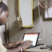 ProFuturo y Wayra premian a dos startups que llevan electricidad y conectividad a escuelas remotas