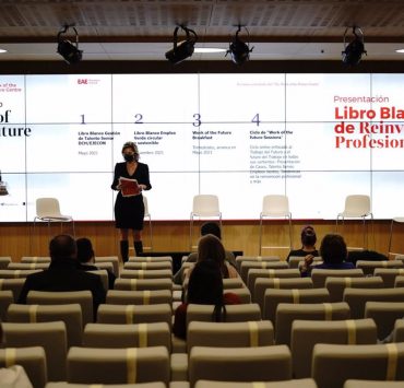 EAE publica el Libro Blanco de Reinvención Profesional, una iniciativa del Work of the Future Centre de EAE