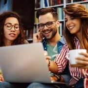 Cómo ha cambiado el consumo cultural y tecnológico tras un año de pandemia