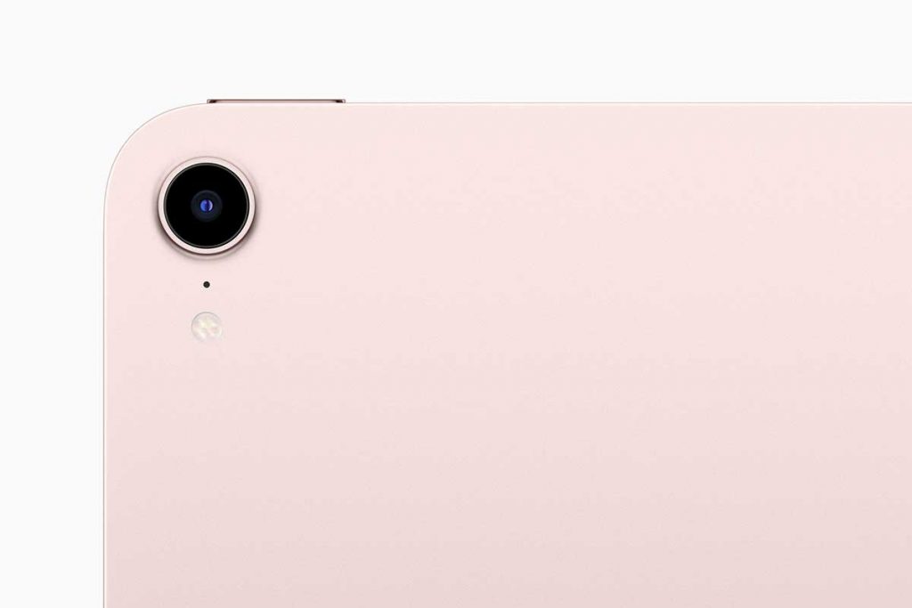 La cámara trasera del iPad mini ahora cuenta con un sensor de 12MP con píxeles de enfoque y una apertura más grande para capturar fotos nítidas y vívidas.