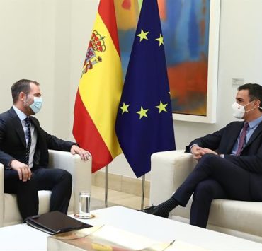 Pedro Sánchez se reúne con el vicepresidente de Meta