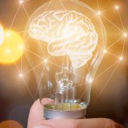 idea bombilla pensar