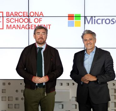 UPF-Barcelona School of Management y Microsoft firman un acuerdo de colaboración para impulsar el talento digital y la empleabilidad