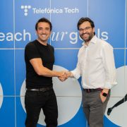 Xabi Uribe Etxebarria fundador y CEO de Sherpa.ai y Gonzalo Martín-Villa CEO de IoT y Big Data de Telefónica Tech