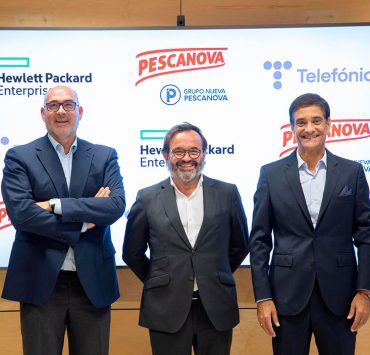 Emilio Gayo, presidente de Telefónica España, Ignacio González, CEO del Grupo Nueva Pescanova, y José María de la Torre, presidente de HPE en el sur de Europa.