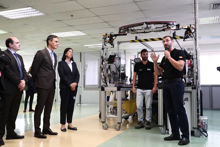Pedro Sánchez visita el centro de I+D+i de Renault Group