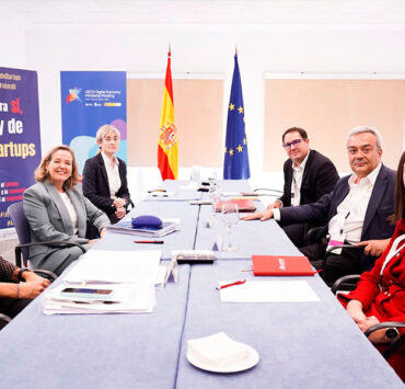 Adigital, AMETIC y DigitalES ofrecen su ayuda al Gobierno para impulsar la transformación digital en España