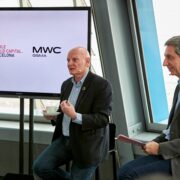 John Hoffman y Francesc Fajula durante el encuentro cara a cara en el Mirador Torre Glòries