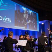 Inma Shara y su Virtuosi Camerata durante el concierto en el SAS Innovate