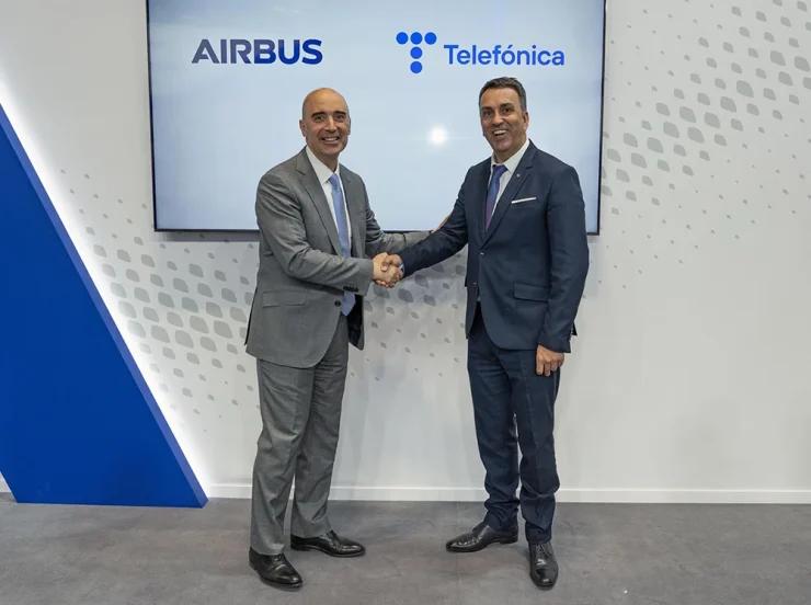 Francisco Javier Sánchez Segura, vicepresidente ejecutivo Airbus España y José Luís Gilpérez, director ejecutivo de AGE, Defensa y Seguridad Telefónica España.