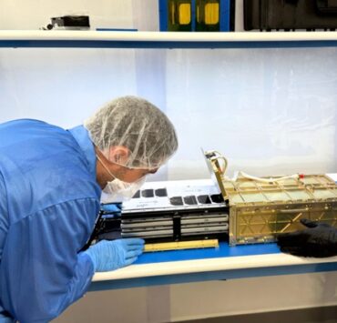 Integracion de FOSSASat FEROX en dispensador espacial