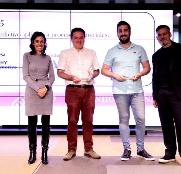 Presidente de IndesIA ganadores del III Dataton IndesIA