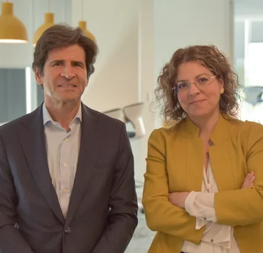 Silviano Andreu, director de Estrategia e Innovación de Minsait, y Natalia Clavero, directora global de IA de Minsait.