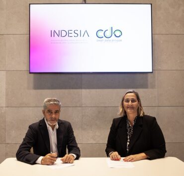 Rafael Fernandez presidente del Club CDO Spain Latam Nuria Avalos directora general de IndesIA