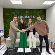 Foto firma YWP y Esri