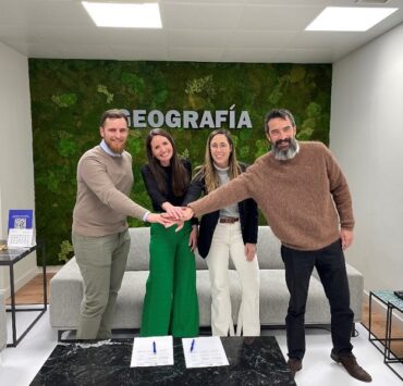 Foto firma YWP y Esri