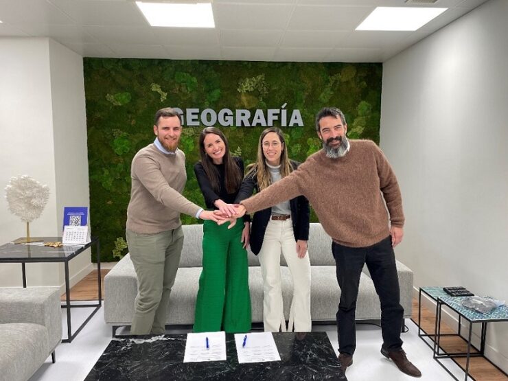 Foto firma YWP y Esri