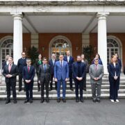 Sánchez se reúne con las plataformas y el sector de las telecomunicaciones para la protección de los menores en el ámbito digital