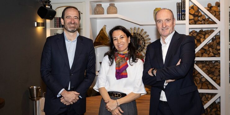 Jaime Penaranda Cristina Valles y Luis Luis Alvarez Satorre durante el almuerzo 002