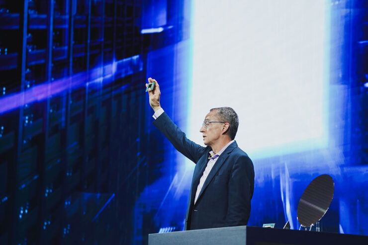 En Computex Taiwán, Pat Gelsinger, CEO de Intel, habla de las enormes oportunidades que se avecinan y de la innovación de Intel que está llevando la IA a todas partes. Durante el evento de junio de 2024, Intel desveló tecnologías y arquitecturas de vanguardia preparadas para acelerar el ecosistema de la inteligencia artificial.
