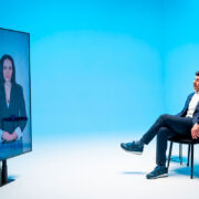 Una IA entrevista por primera vez a los líderes de empresas de tecnología y transformación digital