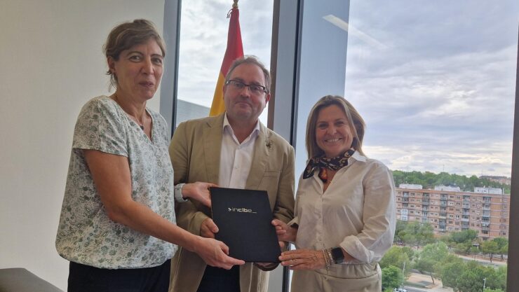 Mayte Ledo secretaria de Estado de Digitalizacion e Inteligencia Artificial Felix Barrio director general de INCIBE y Pilar Roch directora general de AMETIC