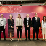 De izquierda a derecha: Javier Gómez, Sales Manager de Equinix; Juan Romero, director de operaciones de Equinix en España; Eulalia Flo, consejera delegada de Equinix en España; Cristina Santón, teniente de alcalde de Ciudad Transformadora; Alexander van der Kolk, Global IT Technology Director de Fluidra; Joan Monraba, Director General de Colt Technology; Maria Elisa García, Field Marketing Manager de Equinix en España y Portugal; y Manuel Giménez, Executive Director de Spain DC.