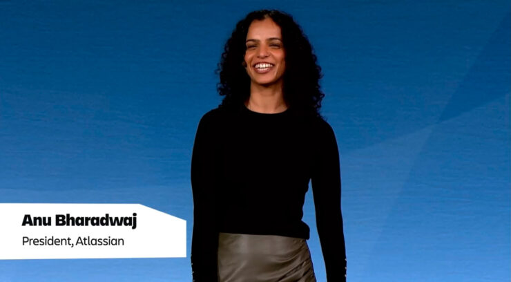 La integración de IA y colaboración humana: Anu Bharadwaj presenta System of Work de Atlassian en Team 24 Europe 7 Anu Bharadwaj, presidente de Atlassian - Atlassian Team 24 Europe