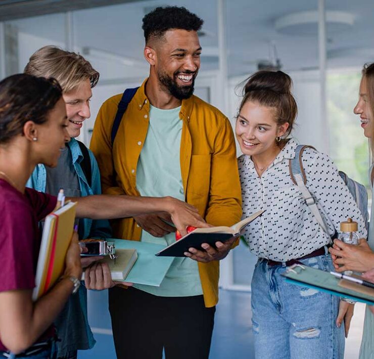 Estudiantes universitarios