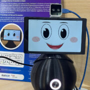 Eurecat presenta en el MWC 2025 el robot social Jana para facilitar la comunicación en entornos clínicos