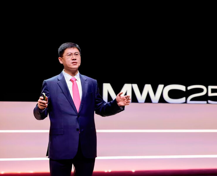Li Peng, vicepresidente senior corporativo de Huawei y presidente de ventas y servicios TIC