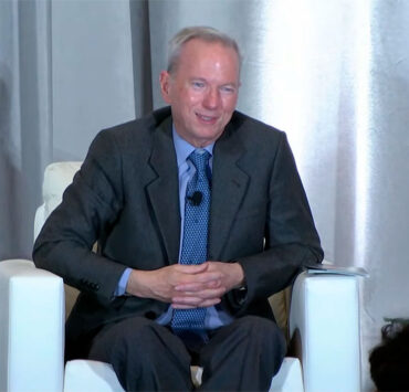 Eric Schmidt, riesgos y promesas de la inteligencia artificial