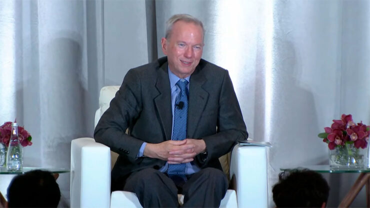 Eric Schmidt, riesgos y promesas de la inteligencia artificial