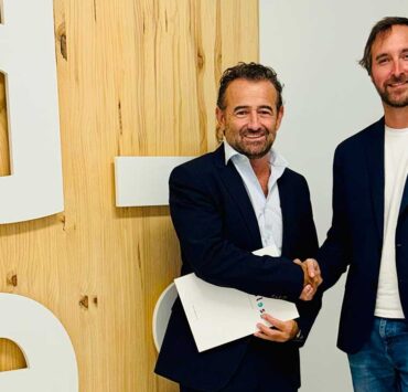 Carlos Mateo Enseñat, presidente de la Asociación Española de Startups (AES), y Miguel Sánchez Galindo, director general de DigitalES