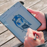 HONOR y CuteCircuit presentan una prenda con IA diseñada con el Magic V5