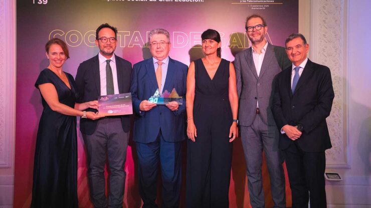 Premio al Impulso de las TIC en la Empresa Española 2025 - AMETIC - Santander39