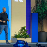 Mike Cannon-Brookes durante la keynote del Team 25 Europe de Atlassian