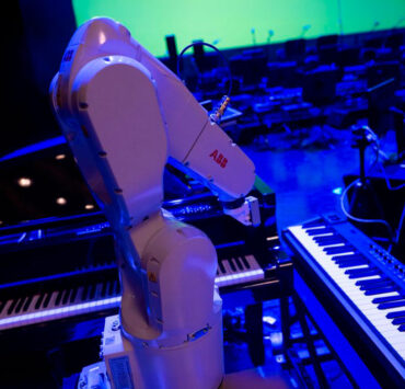 ABB y ERNI aplican robótica e IA a la inclusión musical