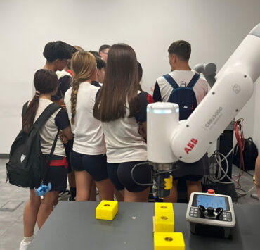 ABB impulsa vocaciones STEM con talleres en Málaga