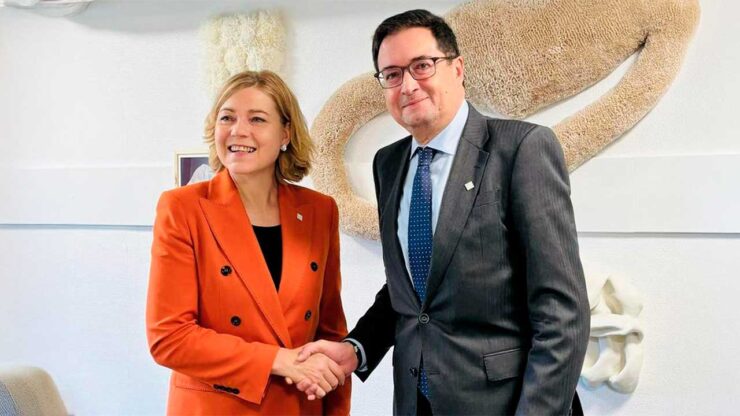 El ministro para la Transformación Digital y de la Función Pública, Óscar López, y la vicepresidenta ejecutiva de la Comisión Europea para la Soberanía Tecnológica, la Seguridad y la Democracia, Henna Virkunnen.