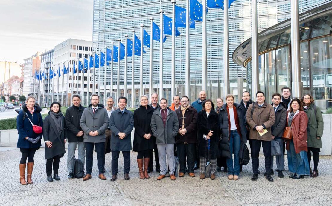 Dieciséis regiones piden a la UE salvar la industria renovable 32 Dieciséis regiones piden a la UE salvar la industria renovable