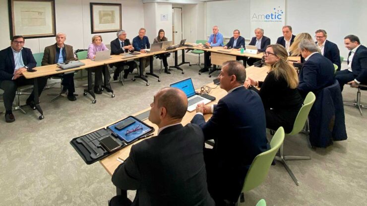 Ametic refuerza su agenda digital y de defensa mientras pide simplificar la regulación