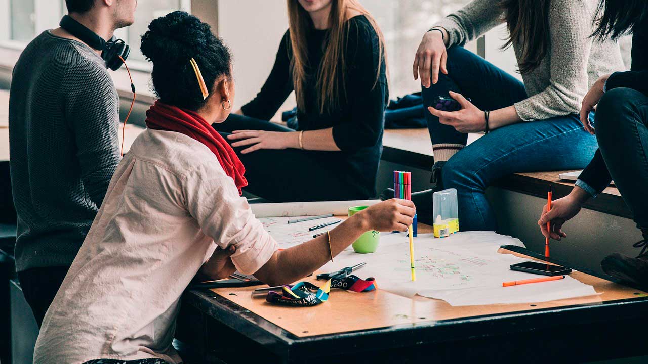 Inteligencia Artificial - Comunicación Interna