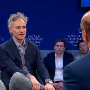 Alex Karp expone en Davos cómo la inteligencia artificial está poniendo a prueba a gobiernos y empresas