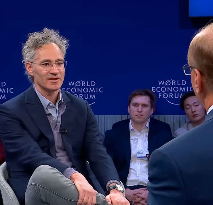 Alex Karp expone en Davos cómo la inteligencia artificial está poniendo a prueba a gobiernos y empresas