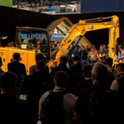 Caterpillar lanza Cat AI Assistant en CES 2026