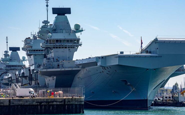 La Royal Navy integra inteligencia artificial a bordo de un portaaviones sin depender de la nube