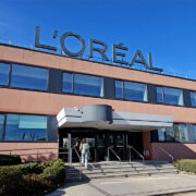 Fabrica L'Oreal Burgos - La Ecuación Digital