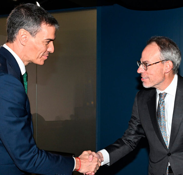 Pedro Sánchez, presidente del gobierno de España y David Zapolsky, consejero general y vicepresidente senior de políticas públicas globales de Amazon